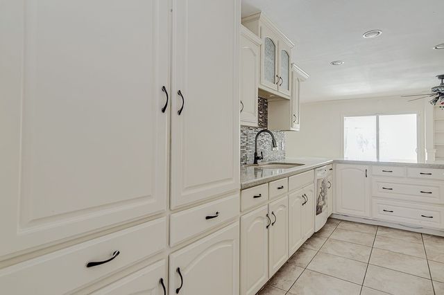 849 Wheelwood, Hurst, TX 76053