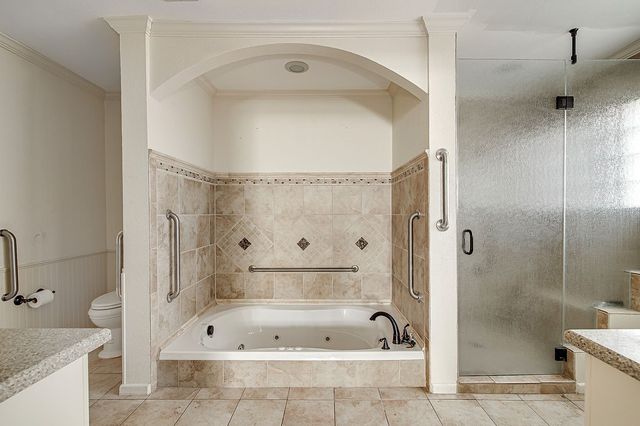 849 Wheelwood, Hurst, TX 76053