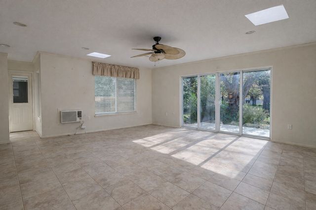 849 Wheelwood, Hurst, TX 76053