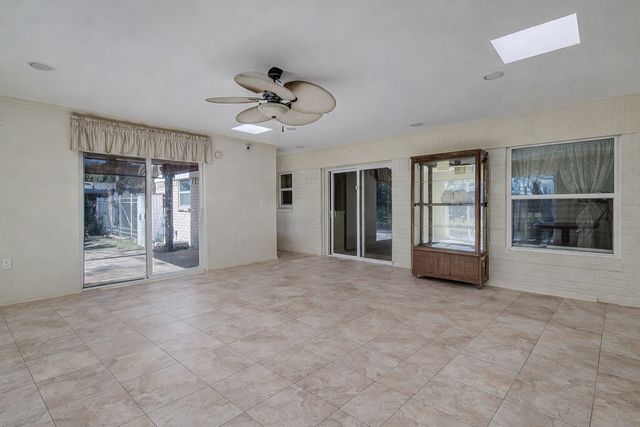 849 Wheelwood, Hurst, TX 76053