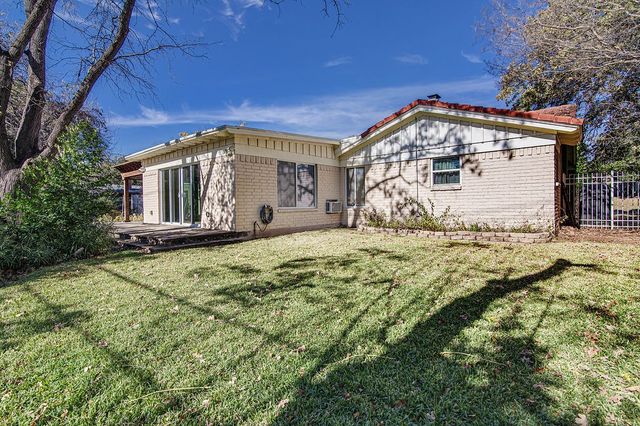 849 Wheelwood, Hurst, TX 76053