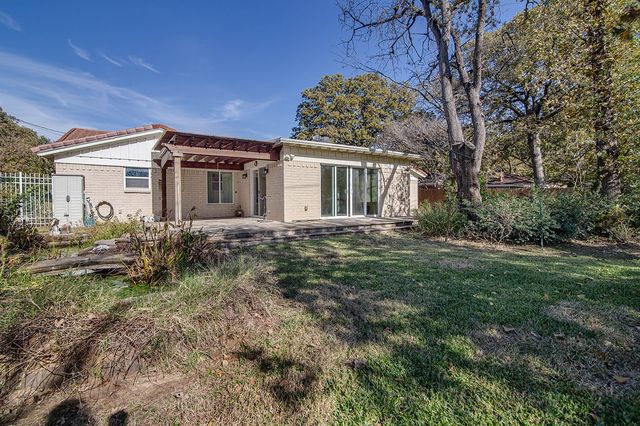 849 Wheelwood, Hurst, TX 76053