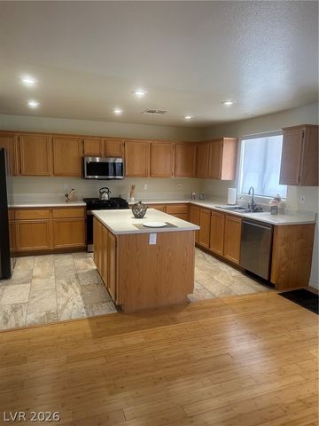 1664 Shifting Winds Street, Las Vegas, NV 89117