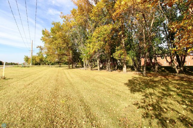 1250 76th Avenue S, Fargo, ND 58104