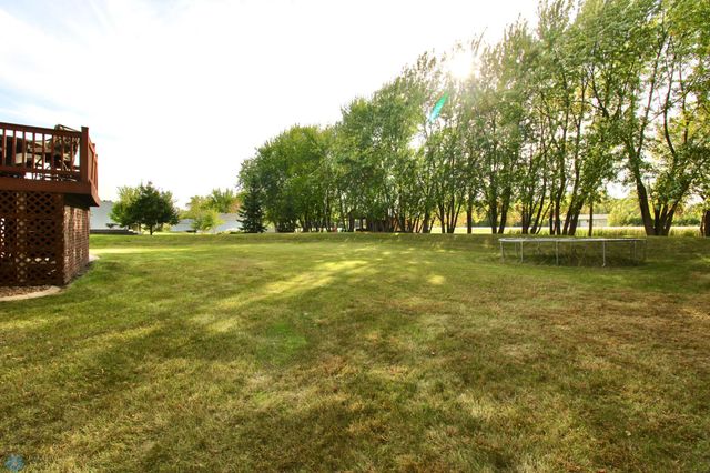 1250 76th Avenue S, Fargo, ND 58104