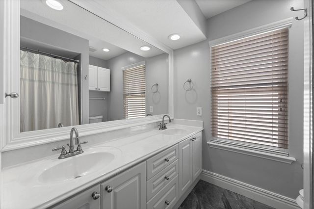 35 S Concord Forest Circle, The Woodlands, TX 77381