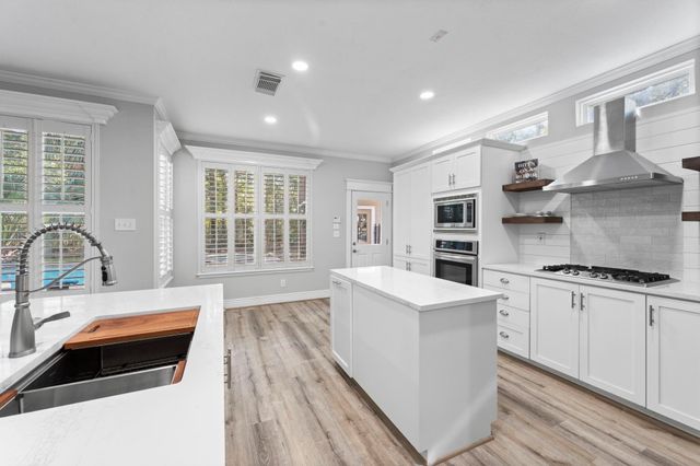 35 S Concord Forest Circle, The Woodlands, TX 77381