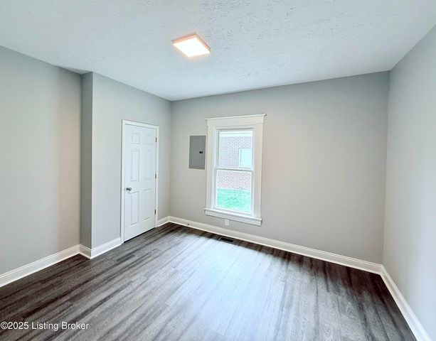 713 E Hill St, Louisville, KY 40217