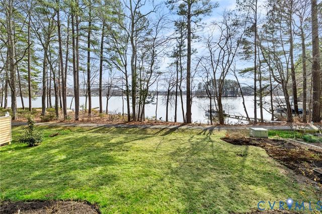 14403 Shelter Cove Rd, Midlothian, VA 23112