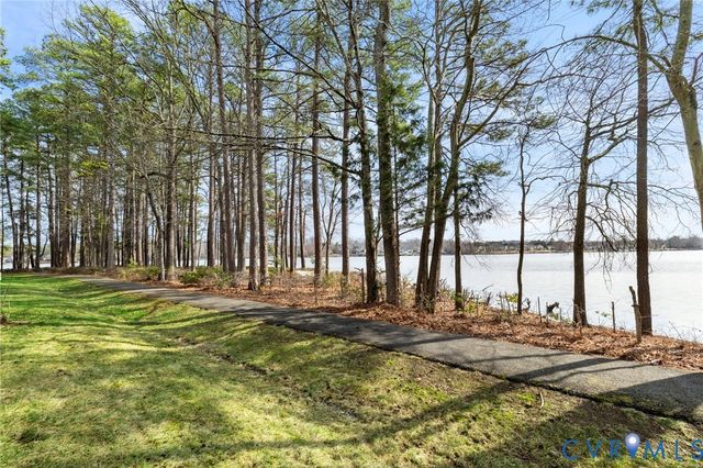 14403 Shelter Cove Rd, Midlothian, VA 23112