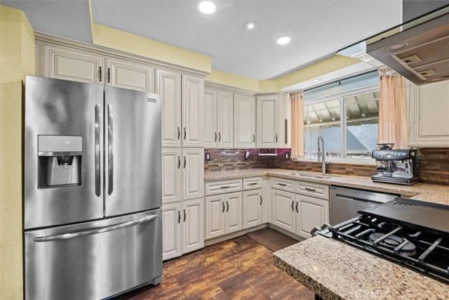 1445 Del Norte Drive, Corona, CA 92879