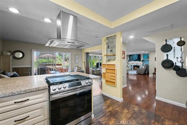 1445 Del Norte Drive, Corona, CA 92879