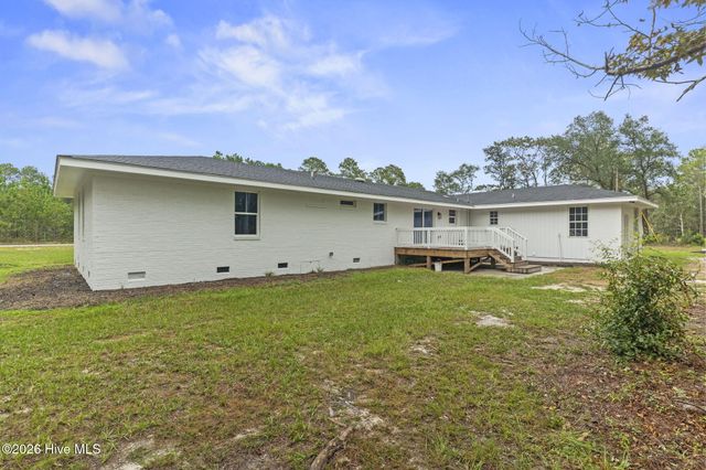 9329 Central Boulevard SE, Winnabow, NC 28479