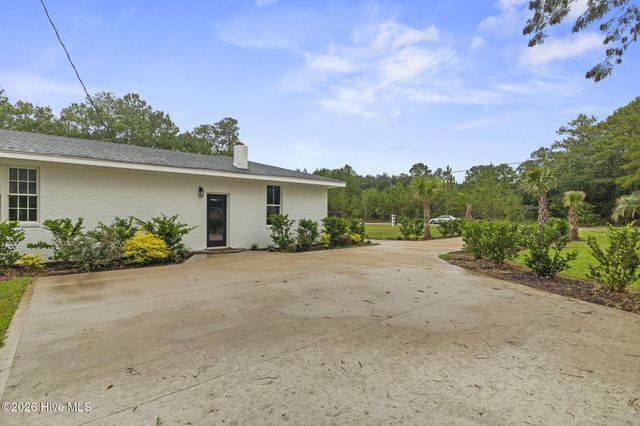 9329 Central Boulevard SE, Winnabow, NC 28479