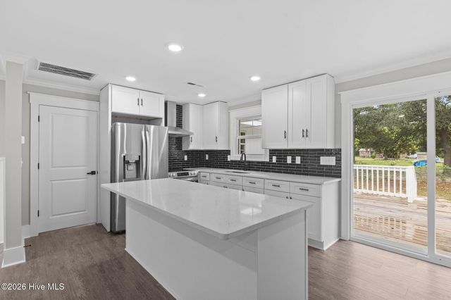 9329 Central Boulevard SE, Winnabow, NC 28479
