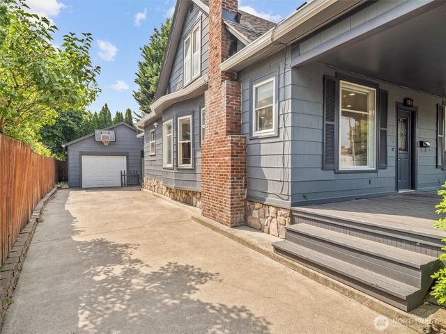 624 NE 2nd Avenue, Camas, WA 98600