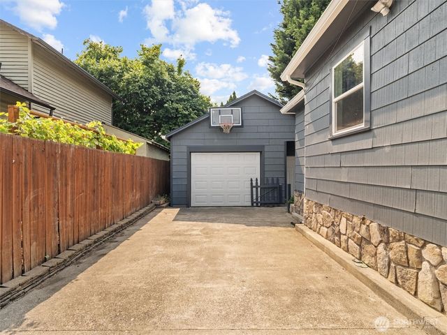 624 NE 2nd Avenue, Camas, WA 98600