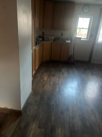 10 Cottage St, Belchertown, MA 01007