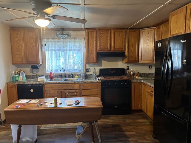 10 Cottage St, Belchertown, MA 01007