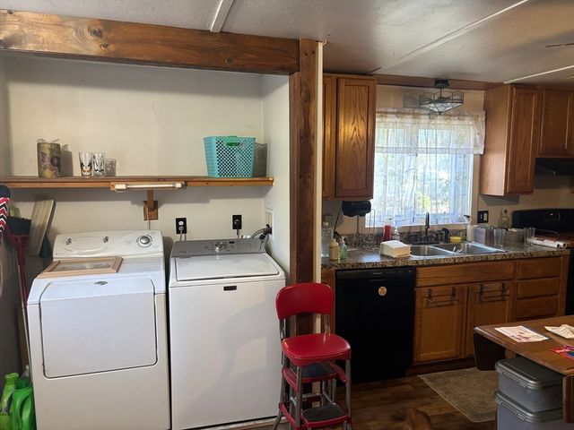 10 Cottage St, Belchertown, MA 01007