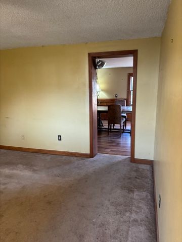 10 Cottage St, Belchertown, MA 01007