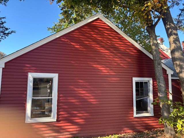 10 Cottage St, Belchertown, MA 01007