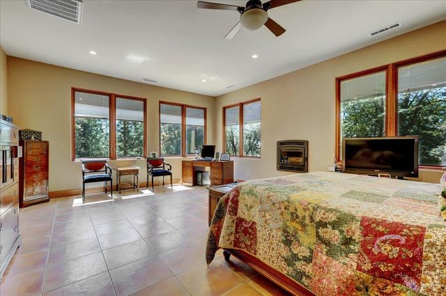18955 Lake City Rd, Nevada City, CA 95959