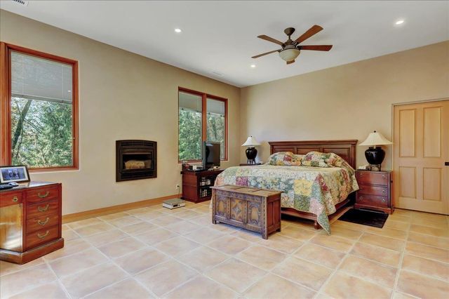 18955 Lake City Rd, Nevada City, CA 95959