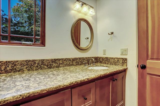 18955 Lake City Rd, Nevada City, CA 95959