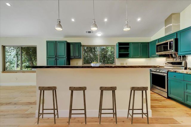 18955 Lake City Rd, Nevada City, CA 95959