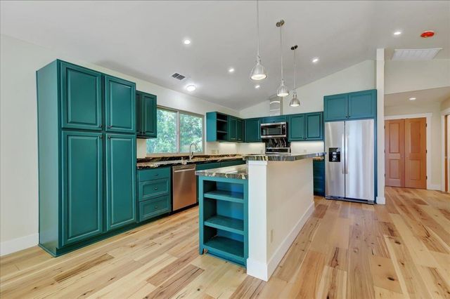 18955 Lake City Rd, Nevada City, CA 95959