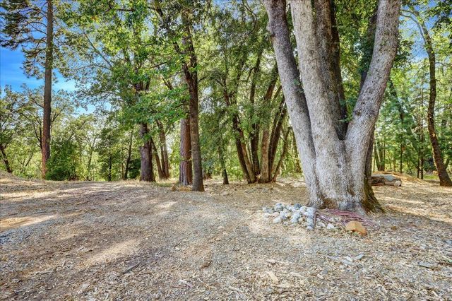 18955 Lake City Rd, Nevada City, CA 95959