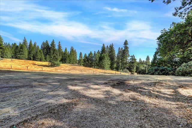 18955 Lake City Rd, Nevada City, CA 95959