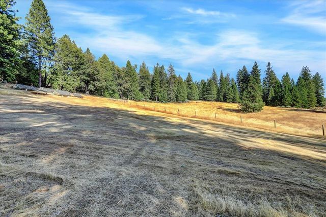 18955 Lake City Rd, Nevada City, CA 95959