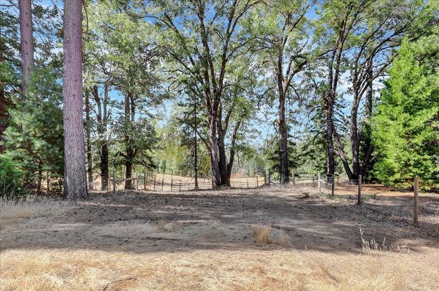 18955 Lake City Rd, Nevada City, CA 95959