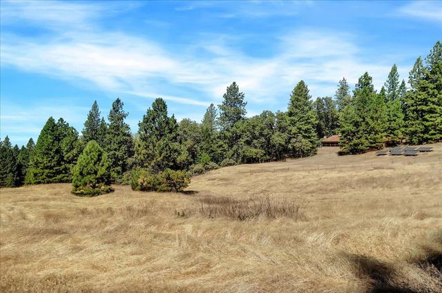 18955 Lake City Rd, Nevada City, CA 95959