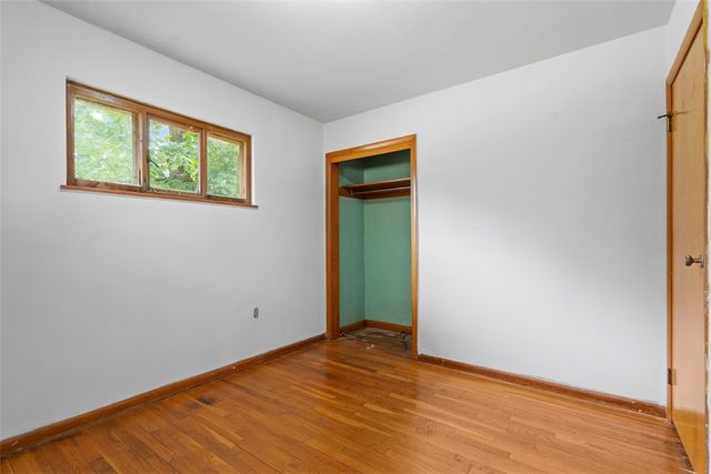111 Hickory Dr, Chippewa Twp, PA 15010