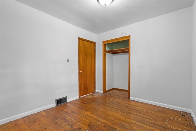 111 Hickory Dr, Chippewa Twp, PA 15010