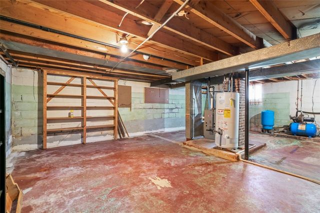 111 Hickory Dr, Chippewa Twp, PA 15010
