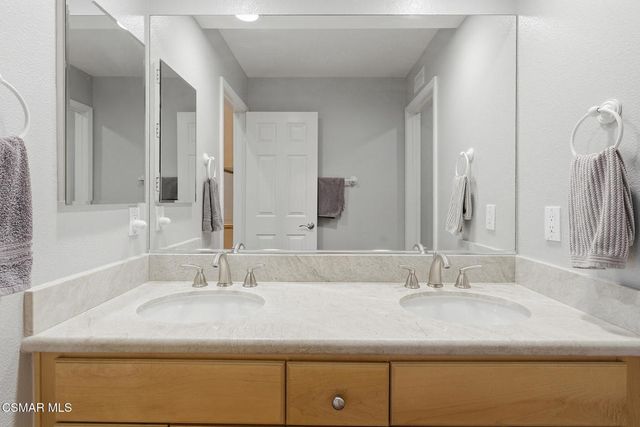 796 Paseo De Leon, Newbury Park, CA 91320