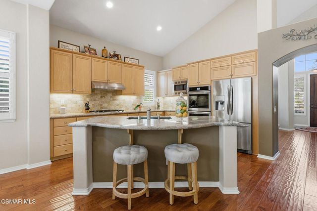 796 Paseo De Leon, Newbury Park, CA 91320