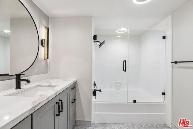 2700 Cahuenga Boulevard E 4313, Los Angeles, CA 90068