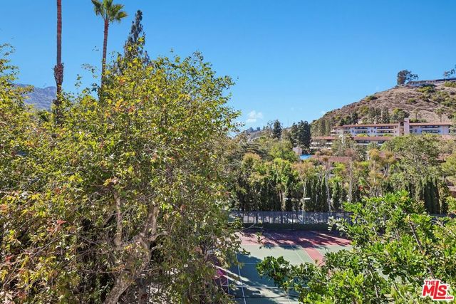 2700 Cahuenga Boulevard E 4313, Los Angeles, CA 90068