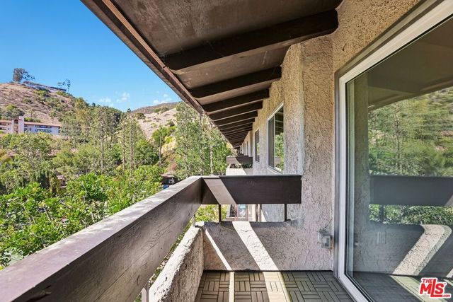 2700 Cahuenga Boulevard E 4313, Los Angeles, CA 90068