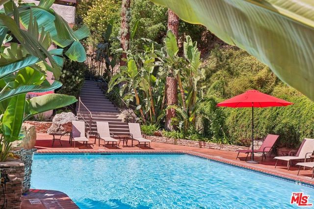 2700 Cahuenga Boulevard E 4313, Los Angeles, CA 90068