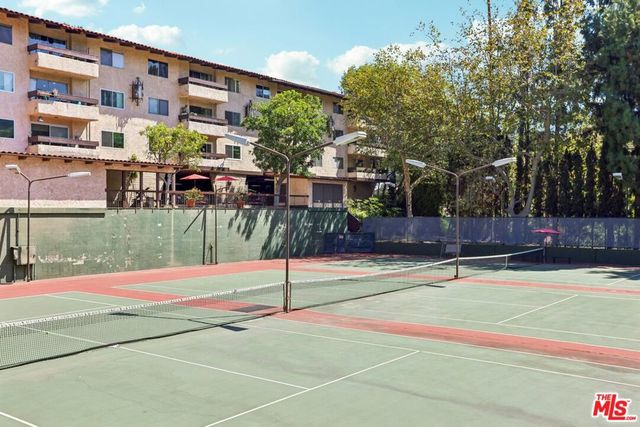 2700 Cahuenga Boulevard E 4313, Los Angeles, CA 90068
