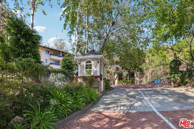 2700 Cahuenga Boulevard E 4313, Los Angeles, CA 90068