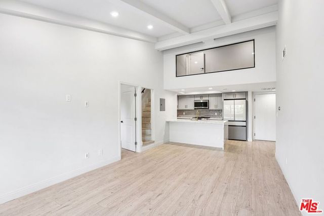 2700 Cahuenga Boulevard E 4313, Los Angeles, CA 90068