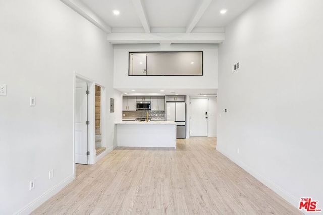 2700 Cahuenga Boulevard E 4313, Los Angeles, CA 90068