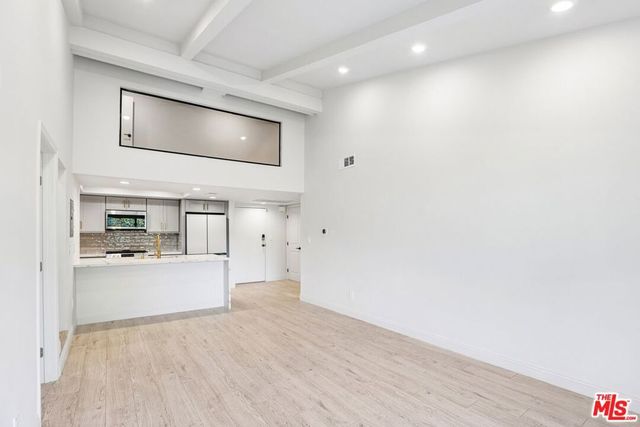2700 Cahuenga Boulevard E 4313, Los Angeles, CA 90068